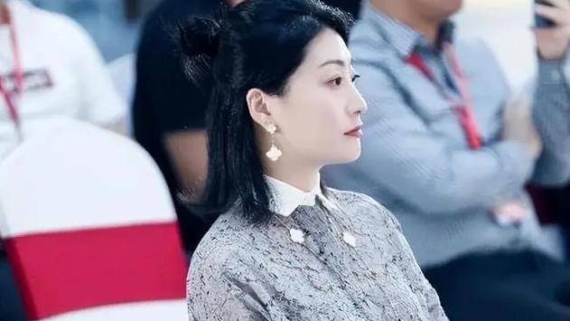 宗馥莉接手娃哈哈宏振飲用水公司，新一代領(lǐng)導(dǎo)力的崛起與挑戰(zhàn)
