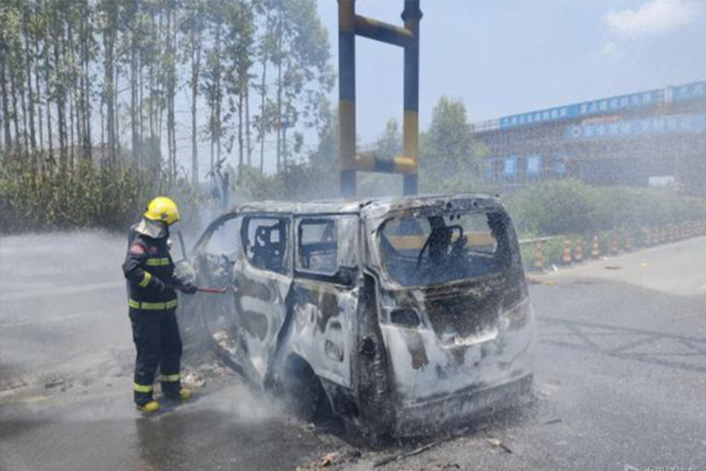 村民騎車撞上供熱管道身亡事件，悲劇背后的反思