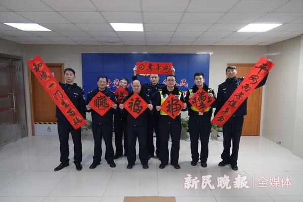 公安局送拱門引發(fā)喬遷傳聞？官方辟謠背后的真相揭秘