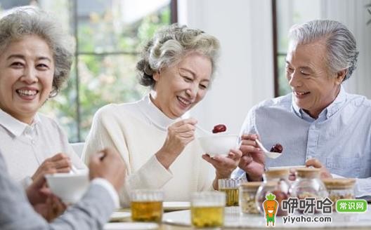 老年人養(yǎng)生重點(diǎn)，補(bǔ)鈣與骨質(zhì)保護(hù)的重要性