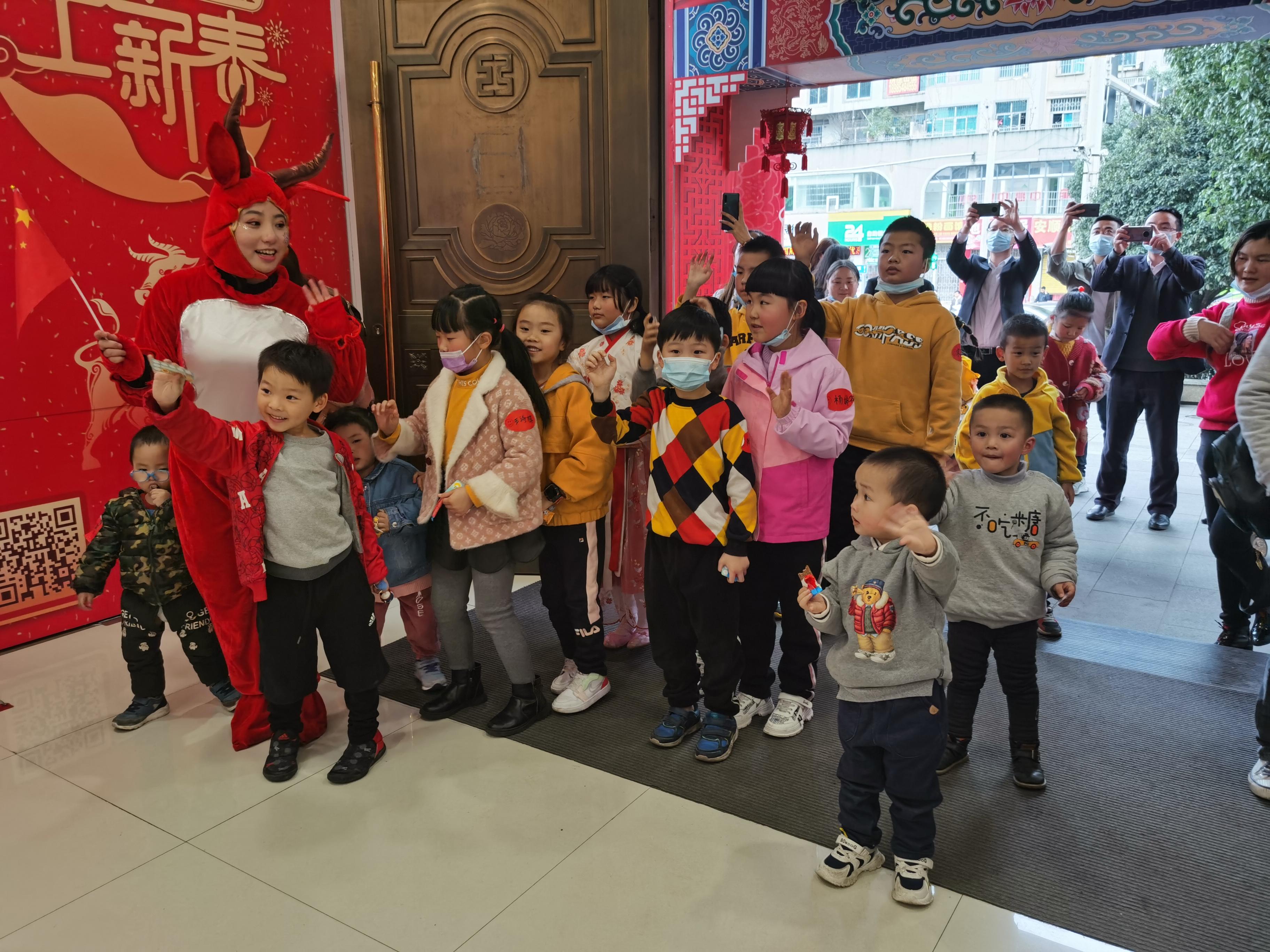 家庭理財(cái)策略，減輕子女教育負(fù)擔(dān)的有效方法