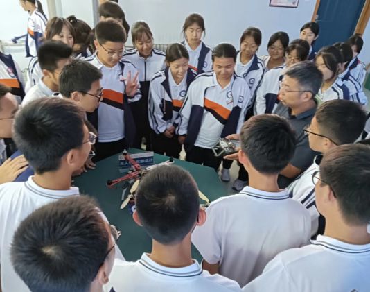 教育與科技結(jié)合，培養(yǎng)學(xué)生的綜合能力,智慧策略協(xié)同升級_星暉版73.29.89